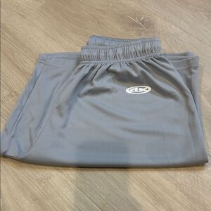New Athletic Knit Men’s Gray Athletic Shorts, Size Small